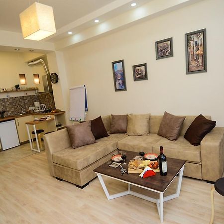 B-Lax Apartment Tbilisi Eksteriør bilde